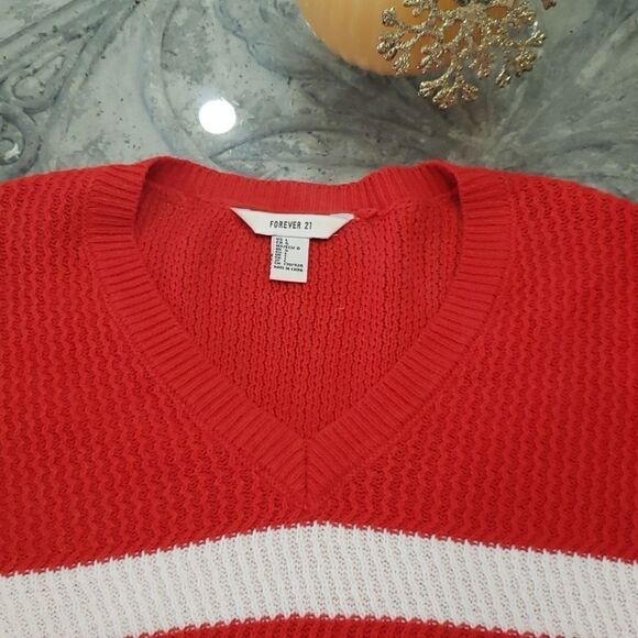 FOREVER 21 Knit Cropped Sweater - Picture 2 of 5